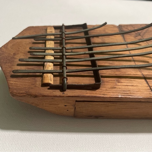Vintage handmade African Tribal Kalimba Thumb Piano - Picture 13 of 15